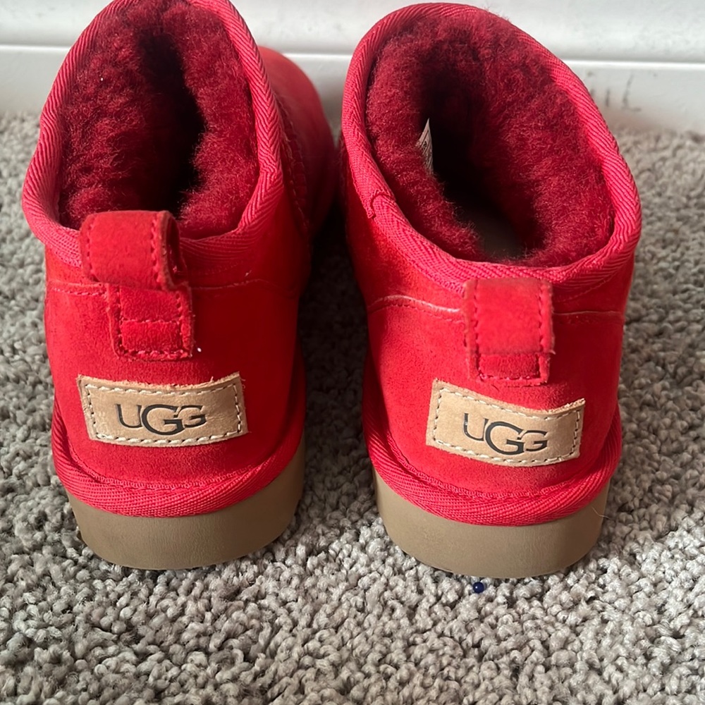 Red ultra mini ugg’s